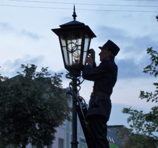 Tato stará česká povolání zmizela v propadlišti dějin. Vzpomenete si na ně?