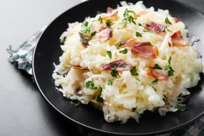 Je čas prověřit, co víte o slovenské kuchyni. S 10 otázkami o tradičních jídlech si poradí jen ti, kteří ji opravdu znají