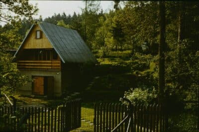 Život po práci za socialismu bez moderních vymožeností. Stačí pár otázek a zjistíte, jak moc si tu dobu idealizujete