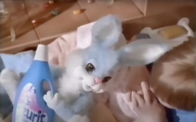 Pamatujete si reklamy z 90. let? Jen málokdo dá dohromady víc než polovinu.